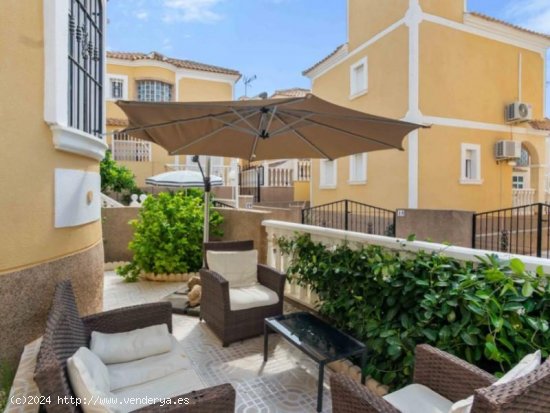 Villa en venta en Orihuela (Alicante)