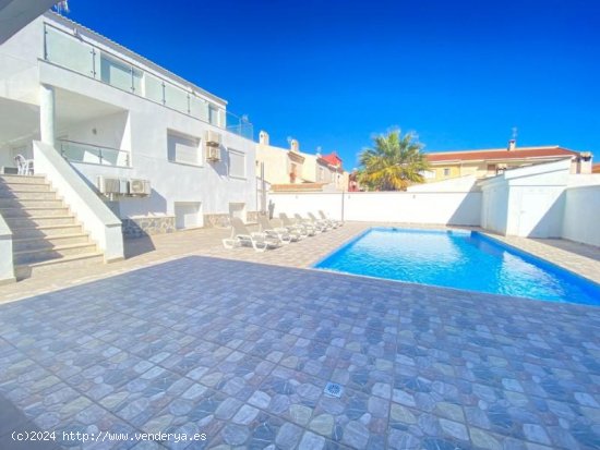 Villa en venta en Torrevieja (Alicante)