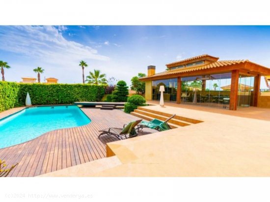 Villa en venta en Torrevieja (Alicante)