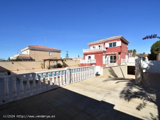 Villa en venta en Torrevieja (Alicante)