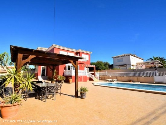 Villa en venta en Torrevieja (Alicante)