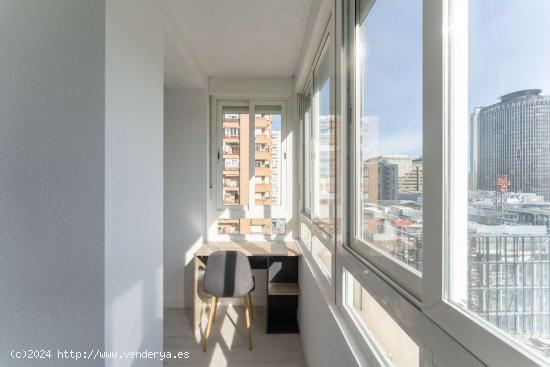  Se alquilan habitaciones en apartamento de 6 dormitorios en Tetuán - MADRID 