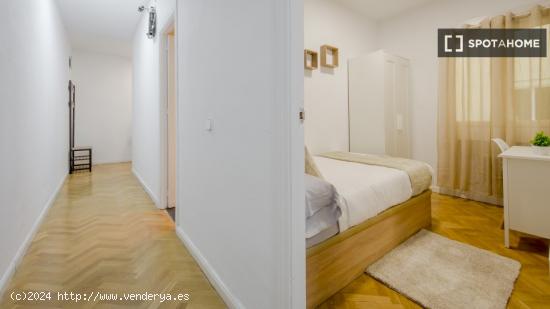 Se alquila habitación en piso compartido en Madrid - MADRID