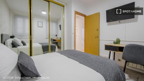 Alquiler de habitaciones en apartamento de 4 dormitorios en Atocha - MADRID