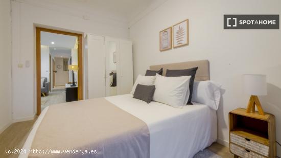 Alquiler de habitaciones en apartamento de 4 dormitorios en Atocha - MADRID