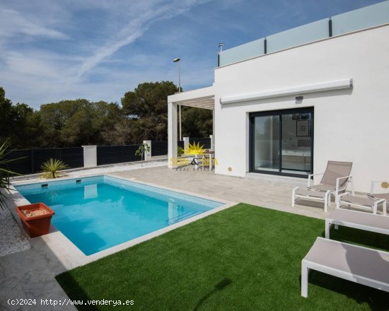 Villa en venta a estrenar en Pilar de la Horadada (Alicante)