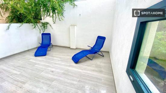 Apartamento entero de 2 dormitorios en Barcelona. - BARCELONA