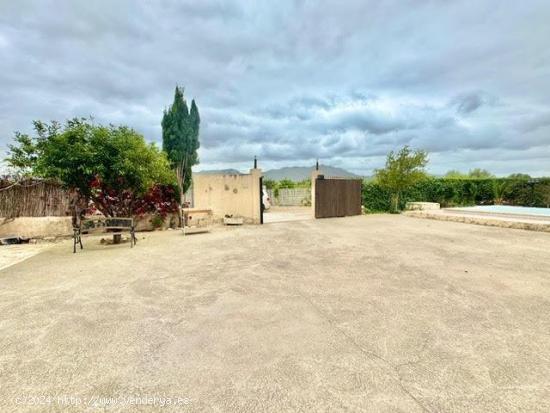 ESTUPENDA CASA EN BENFERRI CON PARCELA Y PISCINA PRIVADA, LISTA PARA ENTRAR A VIVIR... ¡VISITELA! -