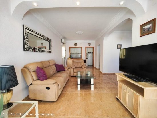 Villa en venta en Torrevieja (Alicante)