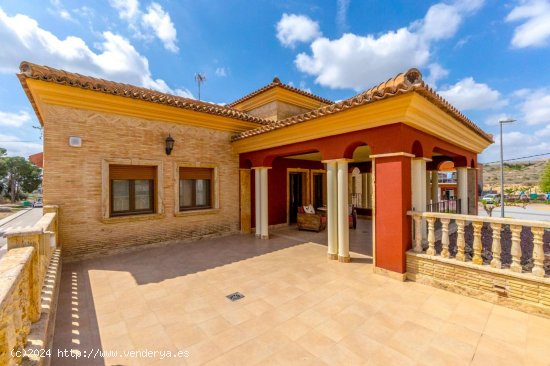 Villa en venta en Orihuela (Alicante)