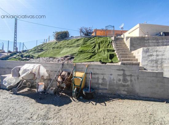 CASA DE CAMPO CON TERRENO - MURCIA