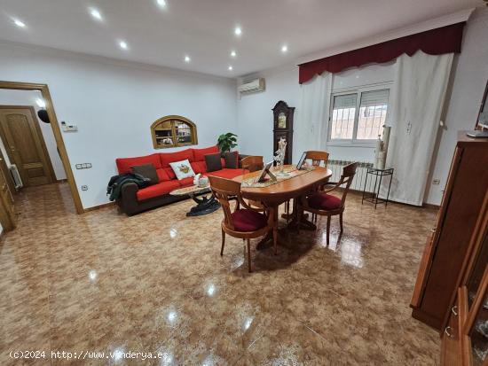 PISO EN PLANTA BAJA  CON JARDIN Y PARKING EN VENTA EN SANTA PERPETUA DE MOGODA - BARCELONA