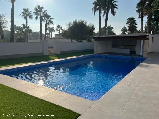 Chalet con Piscina en Catral - ALICANTE