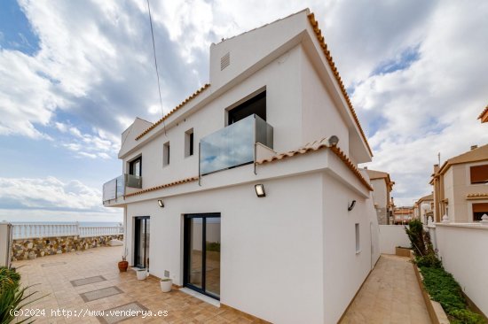 Villa en venta en Torrevieja (Alicante)