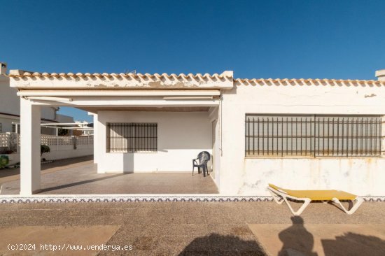 Villa en venta en Guardamar del Segura (Alicante)