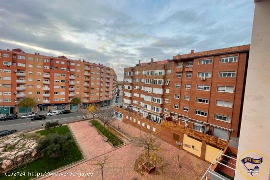 PISO EN VENTA - CUENCA