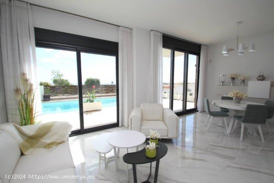 Villa en venta a estrenar en Orihuela (Alicante)