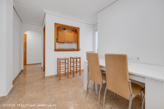 APARTAMENTO DE 2 DORMITORIOS A 190 METROS DE LA PLAYA EN TORREVIEJA CON GARAJE OPCIONAL - ALICANTE