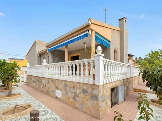 Magnífico Chalet Independiente en Nueva Torrevieja - ALICANTE