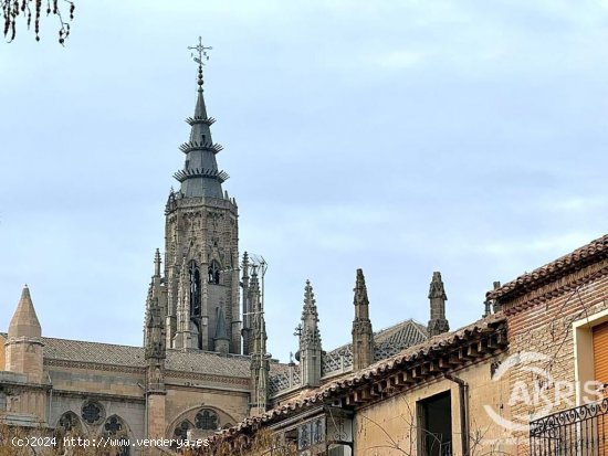 En una de las mejores plazas de Toledo