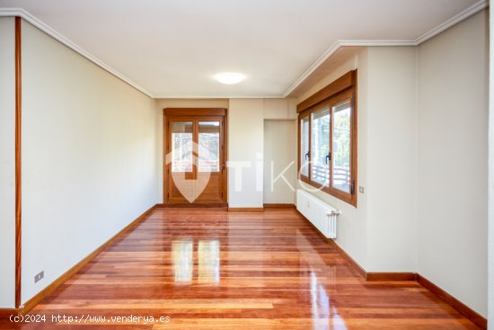 Piso en venta de 212 m² Magdalena Kalea, 01008 Vitoria-Gasteiz (Araba)