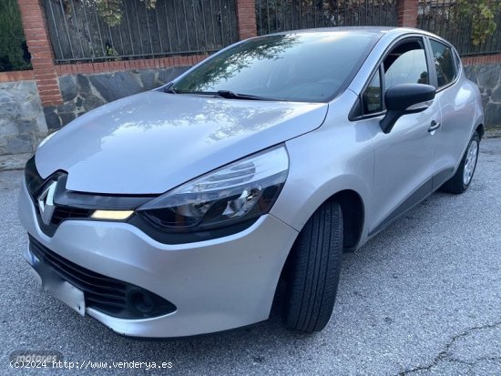 Renault Clio 1.5 D SPORT-KLIMA A/C-BLUETOOTH-PARKTRONIC-TEMPOMAT de 2015 con 202.000 Km por 5.300 EU