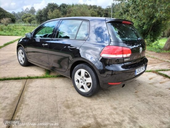 Volkswagen Golf 1.6 TDI 105 BLUE MOTIO de 2011 con 152.730 Km por 10.900 EUR. en A Coruna