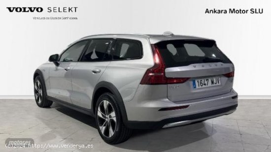 Volvo V 60 V60 Cross Country Core, B4 (diesel) AWD, Diesel de 2023 con 32.274 Km por 42.400 EUR. en 