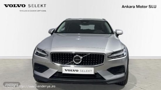 Volvo V 60 V60 Cross Country Core, B4 (diesel) AWD, Diesel de 2023 con 32.274 Km por 42.400 EUR. en 