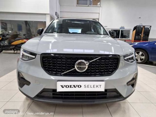 Volvo XC40 XC40 Plus, T2 automatico, Gasolina, Dark de 2023 con 13.000 Km por 36.750 EUR. en Navarra