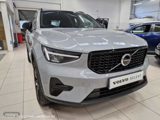 Volvo XC40 XC40 Plus, T2 automatico, Gasolina, Dark de 2023 con 13.000 Km por 36.750 EUR. en Navarra