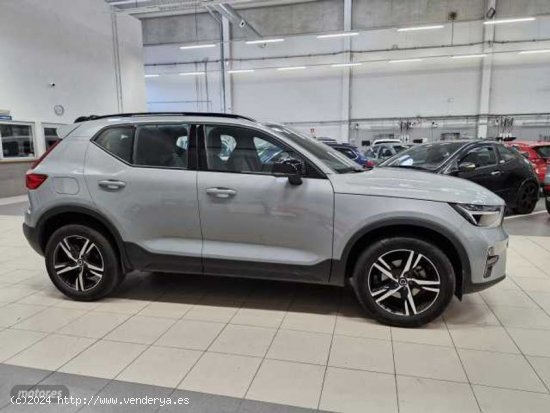 Volvo XC40 XC40 Plus, T2 automatico, Gasolina, Dark de 2023 con 13.000 Km por 36.750 EUR. en Navarra