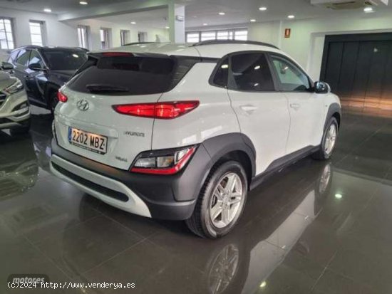 Hyundai Kona 1.0 TGDI 48V Maxx 4X2 de 2022 con 17.000 Km por 20.490 EUR. en Madrid