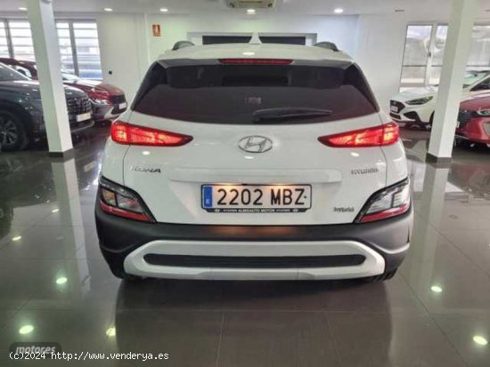 Hyundai Kona 1.0 TGDI 48V Maxx 4X2 de 2022 con 17.000 Km por 20.490 EUR. en Madrid