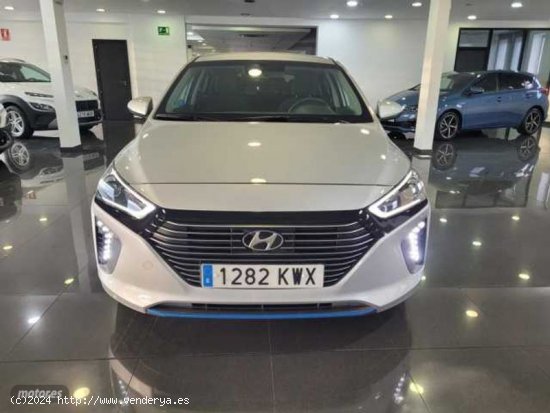 Hyundai Ioniq 1.6 GDI HEV Tecno DT de 2019 con 89.000 Km por 17.490 EUR. en Madrid