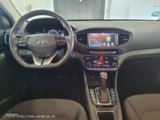 Hyundai Ioniq 1.6 GDI HEV Tecno DT de 2019 con 89.000 Km por 17.490 EUR. en Madrid