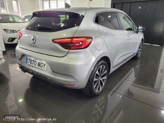 Renault Clio Techno TCe 103 kW (140CV) de 2023 con 26.796 Km por 18.490 EUR. en Madrid