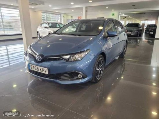  Toyota Auris 1.8 Hibrido Active de 2018 con 102.000 Km por 13.900 EUR. en Madrid 