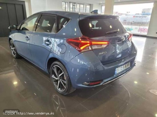 Toyota Auris 1.8 Hibrido Active de 2018 con 102.000 Km por 13.900 EUR. en Madrid