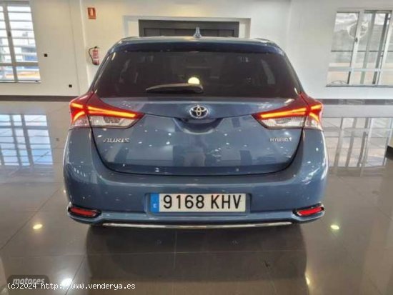 Toyota Auris 1.8 Hibrido Active de 2018 con 102.000 Km por 13.900 EUR. en Madrid