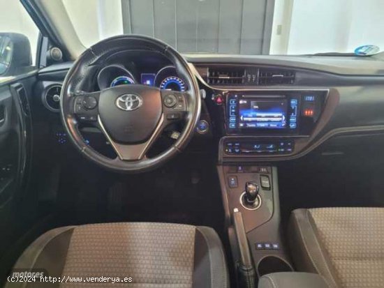 Toyota Auris 1.8 Hibrido Active de 2018 con 102.000 Km por 13.900 EUR. en Madrid