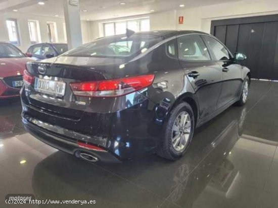 Kia Optima 1.7 CRDi VGT 141CV Drive Eco-Dynamics de 2016 con 70.000 Km por 14.990 EUR. en Madrid