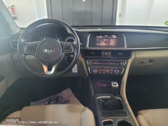 Kia Optima 1.7 CRDi VGT 141CV Drive Eco-Dynamics de 2016 con 70.000 Km por 14.990 EUR. en Madrid