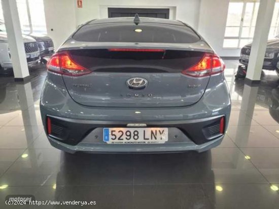 Hyundai Ioniq 1.6 GDI HEV Klass DCT de 2021 con 66.568 Km por 19.500 EUR. en Madrid