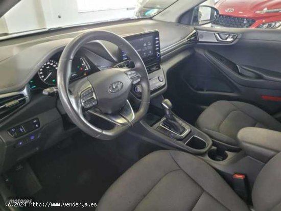 Hyundai Ioniq 1.6 GDI HEV Klass DCT de 2021 con 66.568 Km por 19.500 EUR. en Madrid