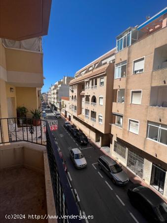  VENTA-APARTAMENTOS-TORREVIEJA-3D-2B--110M2-BALCON-900 M PLAYA DEL CURA - ALICANTE 