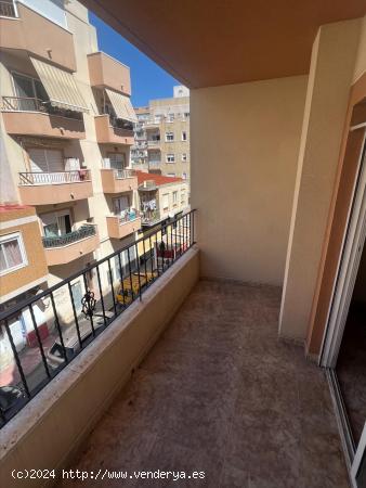 VENTA-APARTAMENTOS-TORREVIEJA-3D-2B--110M2-BALCON-900 M PLAYA DEL CURA - ALICANTE