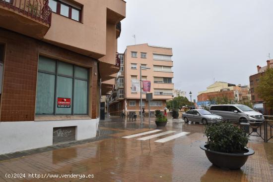 Local esquinero en alquiler - TARRAGONA