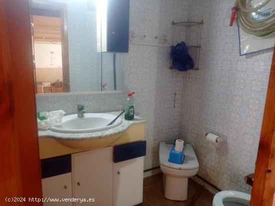 21Inmobiliarias vende este bajo , en zona muy tranquila - VALENCIA