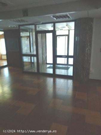 LOCAL COMERCIAL EN VENDA A MARTORELL - BARCELONA